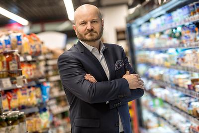 DŹWIGNIA HANDLU: Storic, którym kieruje Marcin Szymczak, buduje biznes na przeniesieniu mechanizmów z internetowego marketingu efektywnościowego do małych, tradycyjnych sklepów. Z szacunków spółki wynika, że ponad 40 proc. klientów, którzy dostali kupon z rabatem, wraca do sklepu, aby kupić wskazane na nim produkty.