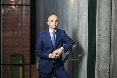 ZYSK W POCIE CZOŁA: