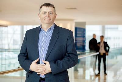 WBREW STRATEGII: W ocenie Borysa Stokalskiego, prezesa Polskiej Izby Informatyki i Telekomunikacji, zniesienie limitu składek jest sprzeczne z założeniami rządowej Strategii Odpowiedzialnego Rozwoju, zakładającej tworzenie miejsc pracy wysokiej jakości i wysoko wynagradzanych.