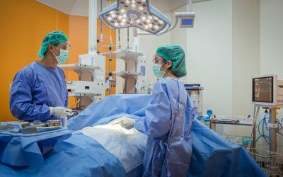 Największą barierą w transplantologii jest konieczność podawania po przeszczepie toksycznych leków immunosupresyjnych.