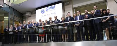 FINAŁ: Reza Ghassemieh, Chief Research Officer w FTSE Russell (na zdj. Obok Marka Dietla, szefa GPW), podkreślał, że awans do grona rynków rozwiniętych to ukoronowanie starań władz GPW i polskiego Ministerstwa Finansów, które doprowadziły do spełnienia wyśrubowanych kryteriów.