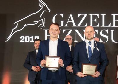 MAZOWIECKIE PODIUM: Marcin Gawryszewski, koordynator ds. rozwoju produktów w Havac (z lewej, 3. miejsce w regionie), i Tomasz Łyczek, dyrektor sprzedaży w firmie Petrojet (2. miejsce), czyli mazowiecka czołówka Gazel Biznesu, która wygrywa z konkurencją wiedzą, doświadczeniem i zgranymi zespołami.