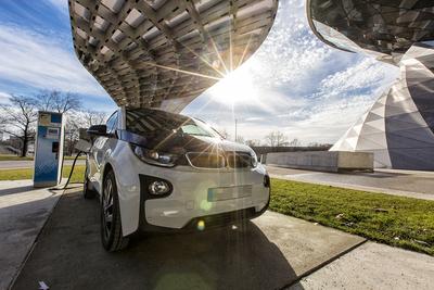 PRZYDROŻNE ŁADOWARKI: GDDKiA zachęca operatorów miejsc obsługi podróżnych do budowy punktów ładowania elektryków. Nowe stacje mogą powstać w 159 przydrożnych punktach.