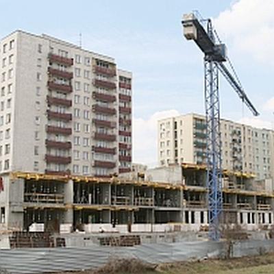 Paradoksalnie uzyskanie niewielkiego kredytu na małe mieszkanie może być trudniejsze niż zaciągnięcie dużej pożyczki.
