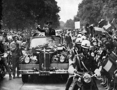 Jurij Gagarin witany w Warszawie w 1961 r.