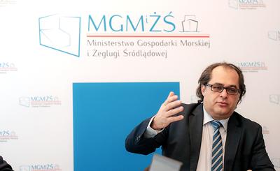 KRAJOWE PRIORYTETY: Jednym z priorytetów MGMiŻŚ, którym kieruje Marek Gróbarczyk, są inwestycje w żeglugę śródlądową, do których zobowiązują Polskę unijne przepisy. Doprecyzowanie polskich pomoże w ich wykonaniu.