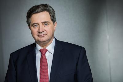 Ruszą inwestycje ING Bank Śląski, za sterami którego
stoi Brunon Bartkiewicz, oczekuje silnego ożywienia inwestycji w
2018 r., głównie dzięki nakładom publicznym projekty unijne, ale
też prywatnym.