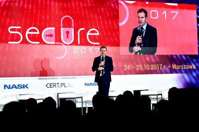 Z NASK
O BEZPIECZEŃSTWIE: Zagadnienia oszustw w sieci będą jednym z głównych tematów
tegorocznej Międzynarodowej Konferencji Secure, która odbędzie się w Warszawie,
w dniach 23-24 października . Podobnie jak w ubiegłorocznej edycji jednym z
prelegentów będzie Krzysztof Silicki, p.o. dyrektora NASK.
