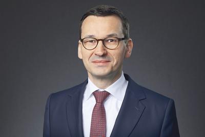 SKARBCZYK
PREMIERA: Premierowi Mateuszowi Morawieckiemu pośrednio i bezpośrednio podlega
około 400 spółek skarbu państwa. Teraz zrzucą się na fundusz, który będzie w
dyspozycji szefa rządu.który będzie w dyspozycji szefa rządu.