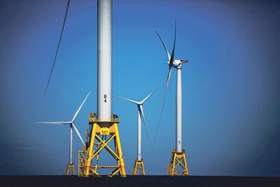 CZAS ZARZUCIĆ SIECI: Na polskiej części Bałtyku żaden wiatrak jeszcze się nie kręci, ale Polenergia i PGE badają teren. Obie firmy rozważają pozyskanie inwestora do tych projektów, prawdopodobnie zagranicznego.