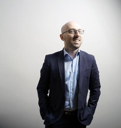 WYCZUCIE CZASU: Nazwa agencji nie jest przypadkowa, bo zarówno w polityce, jak, też działalności biznesowej niezbędne do osiągnięcia sukcesu jest odpowiednie wyczucie czasu. Wiele inicjatyw w świecie biznesu czy polityki odniosło sukces, bo były poprzedzone przemyślaną strategią i podejmowane w odpowiednim czasie — tłumaczy Krzysztof Łapiński, szef Agencji Timing.