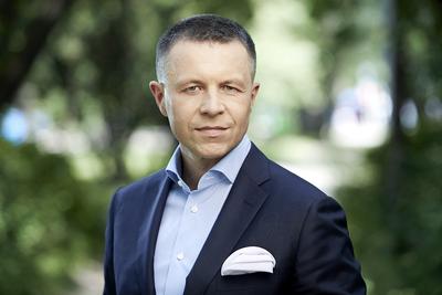 JASNE
ZAŁOŻENIA: Radosław T. Krochta, prezes MLP Group przyznaje, że celem
strategicznym firmy jest ekspansja za granicą — głównie na rynku niemieckim i
austriackim. Również w Polsce spółka zamierza nadal powiększać posiadaną
powierzchnię magazynową.