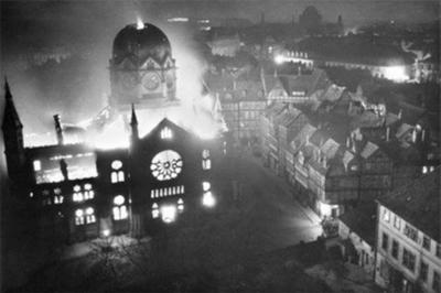 Płonąca w Noc Kryształową synagoga w Hanowerze