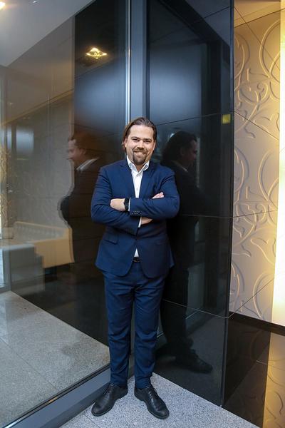 BANKOWE INWESTOWANIE: Biuro Inwestycji Kapitałowych BGŻ BNP Paribas, kierowane przez Adama Sarnowskiego, zainwestowało już ponad 80 mln zł w mniejszościowe pakiety akcji polskich spółek. Teraz zamierza szerzej otworzyć portfel.