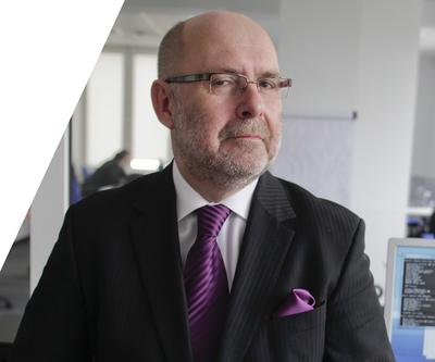 KORZYŚCI I STRATY: