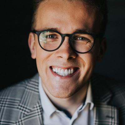 Michał Kanarkiewicz, Doradca strategiczny, szkoleniowiec, wykładowca MBA, szachista, trener strategicznego myślenia, autor 5 książek, mówca inspiracyjny