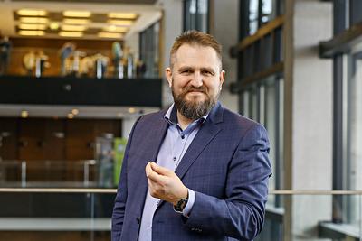 CO TERAZ?: Rzeczywistość rozszerzona i wirtualna, cyfrowe wizualizacje, sztuczna inteligencja — te narzędzia określają przyszłość handlu tradycyjnego i online — mówi Jarosław Walczuk, strateg e-commerce w firmie e-point.