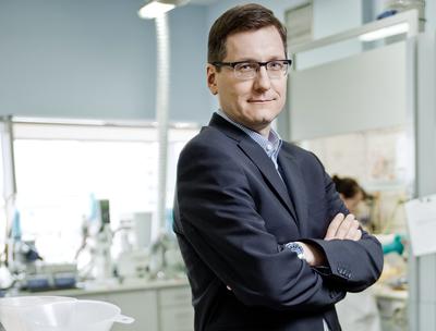 — Daliśmy akcjonariuszom zarobić i mam nadzieję, że zachowamy reputację firmy, która dba nie tylko o swoje interesy. Wchodzimy na kolejny etap rozwoju. Chcemy teraz dłużej rozwijać projekty samodzielnie, a do tego potrzeba pieniędzy. Biotechnologia jest kapitałochłonna, to nie IT — mówi Paweł Przewięźlikowski.