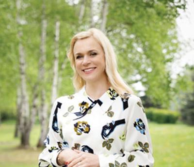 Dr hab. n. med. Grażyna Kamińska-Winciorek, prof. COI, jest specjalistą w dziedzinie dermatologii i wenerologii, przewodniczącą Sekcji Dermoskopii i Innych Technik Obrazowania Skóry Polskiego Towarzystwa Dermatologicznego. Pracuje w Klinice Transplantacji Szpiku i Onkohematologii Centrum Onkologii — Instytutu im. Marii Skłodowskiej-Curie w Gliwicach.