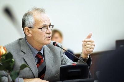 W opinii prof. dr. hab. n. med. Macieja Krzakowskiego, największe wyzwania dotyczą m.in. obszarów: świadomości zdrowotnej oraz lepszego wykorzystania profilaktyki pierwotnej i wtórnej, wczesnej wykrywalności nowotworów.