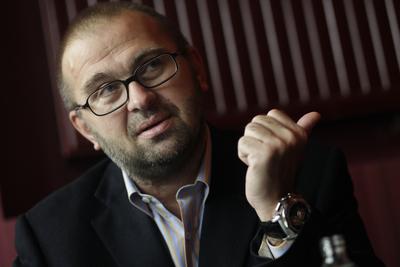Andrzej Piechocki, prezes i jednoczesnie znaczacy akcjonariusz MNI