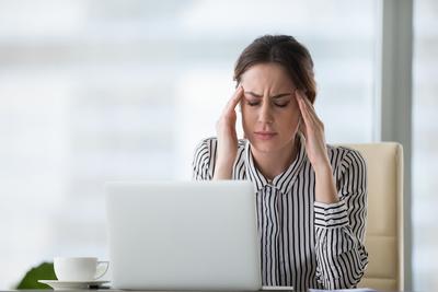 Szacuje się, że koszty związane z obniżoną wydajnością w pracy, spowodowaną migreną wynoszą w Polsce od 6,2 do 8,5 mld zł rocznie.