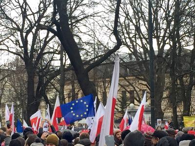 Manifestacja pod budynkiem Trybunału Konstytucyjnego