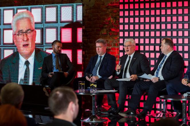 Fotorelacja z debaty "Polska silna regionami - czas na patriotyzm lokalny" w Łodzi