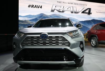 Toyota RAV4 XSE Hybrid podczas New York Auto Show