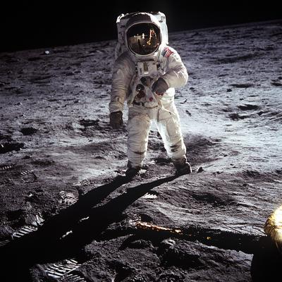 Członek załogi Apollo 11 Buzz Aldrin, który jako drugi człowiek postawił stopę na powierzchni Księżyca 20 lipca 1969 r.