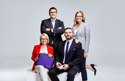 Pomysłodawczyniami Pregnabitu i zbudowanego wokół urządzenia systemu telemedycznego są dr Patrycja Wizińska-Socha (po lewej) oraz dr Anna Skotny. Na zdjęciu z zespołem Nestmedic.