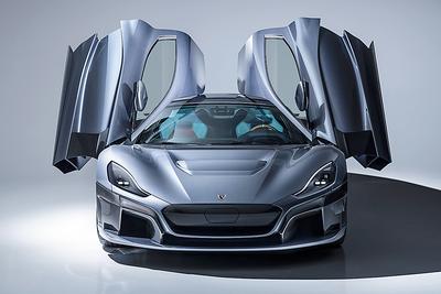 DUMA
CHORWACJI: Mate Rimac ma dopiero 30 lat, ale C_Two, którego produkcja ma być
ograniczona do 150 egzemplarzy, jest już drugim modelem marki. Pierwsze auto o
nazwie concept one zamówiło ośmiu klientów.