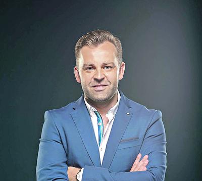 Z GŁOWĄ: