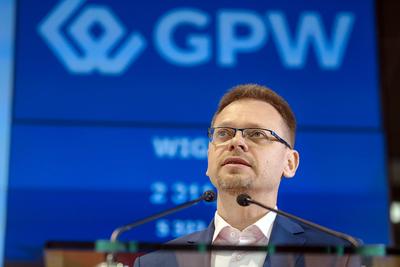 BADANIA
W TOKU: Kierowane przez Marcina Szumowskiego OncoArendi Therapeutics, którego
głównym akcjonariuszem jest Michał Sołowow, wkrótce ma podać swój pierwszy
eksperymentalny lek 36 zdrowym ochotnikom w Niemczech, by sprawdzić jego
bezpieczeństwo. W kolejce do badań są już kolejne cząsteczki.
