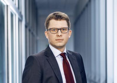 ZŁA PASSA: ZŁA PASSA:
GLG Pharma ma problem ze znaczącym akcjonariuszem, który chce, by wykupiła od
niego weksel. Doprowadziło to do rezygnacji Piotra Sobisia, który kierował
spółką.