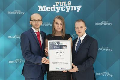 Złoty Skalpel 2018 W imieniu zwycięskiego zespołu specjalistów ze Śląskiego Centrum Chorób Serca w Zabrzu nagrodę odebrali (na zdj. od lewej): lek. Remigiusz Antończyk, dr n. med. Małgorzata Jasińska, Jacek Waszak
