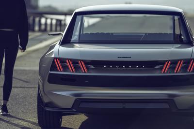 Peugeot e-legend concept