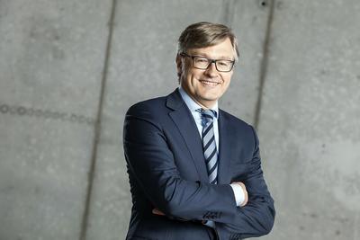 TRUDNE, ALE REALNE: Dariusz Grzeszczak, prezes Erbudu, zapewnia, że celem spółki jest utrzymanie bezpiecznego tempa wzrostu przychodów na poziomie kilku procent rocznie. W sytuacji, gdy w budownictwie rosną ceny materiałów i koszty pracy, jest to trudne zadanie, ale dla Erbudu jak najbardziej realne.