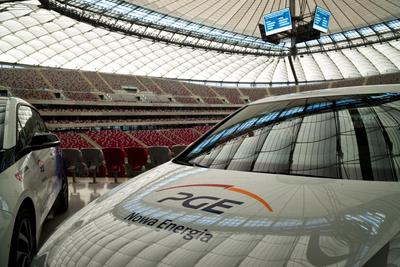 Grupa PGE za pośrednictwem spółki PGE Nowa Energia prowadzi działania w zakresie rozwoju elektromobilności. Podpisała już listy intencyjne z władzami samorządowymi kilku miast dotyczące współpracy przy realizacji pilotażowego projektu „e-Mobility”.