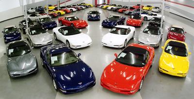 W zagranicznych autosalonach ruch mógłby być większy.