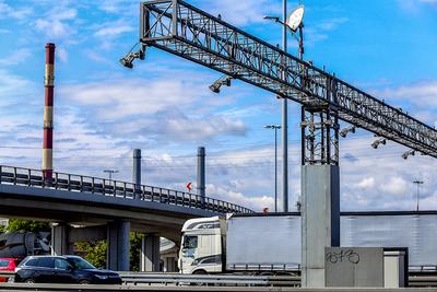DWA SYSTEMY: GITD ma przejąć elektroniczny oraz manualny system poboru opłat. Dlatego szuka także operatora autostradowych bramek.