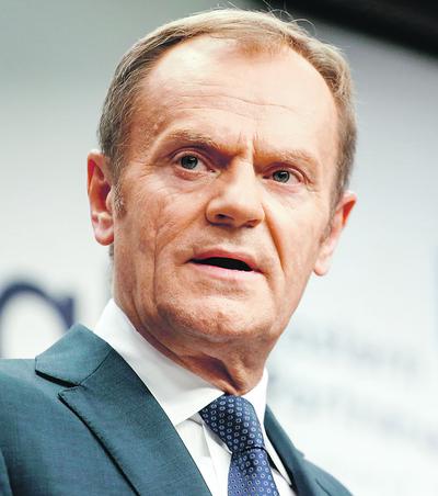 PREMIER ŁĄCZY WĄTKI: