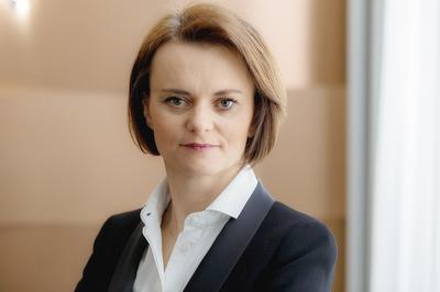 POŁĄCZYĆ
SIŁY: Jadwiga Emilewicz, minister przedsiębiorczości i technologii, podkreśla,
że celem programu Elektro ScaleUp jest połączenie potencjału start-upów z
doświadczeniem i infrastrukturą gigantów.