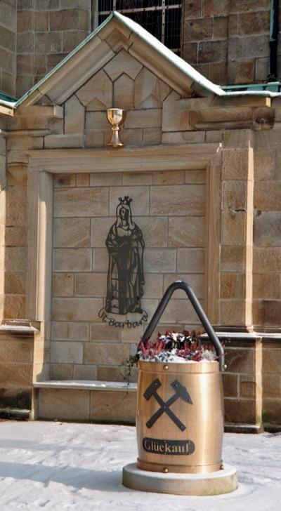 Wyobrażenie św. Barbary i symbole górnicze w Mettingen, górniczym regionie Nadrenii-Północnej Westfalii