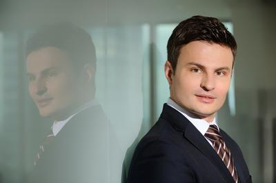Znak towarowy będzie mógł zostać zgłoszony i zarejestrowany w dowolnej formie z wykorzystaniem ogólnie dostępnej techniki np. pliku mp3 czy mp4, choć wymogiem w tym przypadku pozostanie możliwość jasnego, precyzyjnego, trwałego odtworzenia takiego znaku w rejestrze - wyjaśnia Marek Oleksyn, radca prawny z zespołu prawa własności intelektualnej i nowych technologii w kancelarii CMS.