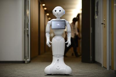 Pepper, robot wyprodukowany przez Softbank Robotics (fot. Bloomberg)