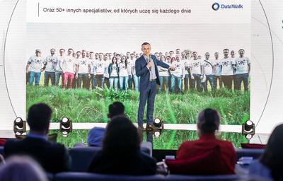 OTWARTA GŁOWA: Paweł Wieczyński, który kieruje PiLabem, wie, że nic nie wie. Szuka jednak ludzi, którzy wiedzą, i kompetencje, potrzebne do rozwoju biznesu, znajduje głównie za oceanem.