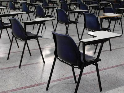 Tarcza antykryzysowa 4.0 znosi obowiązek rejestracji zdalnych egzaminów uczelnianych.