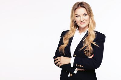 OD NAUKI DO BIZNESU: Wierzymy, że działanie funduszu Simpact przyczyni się do komercjalizacji ciekawych i ważnych społecznie projektów. Chcemy w tym procesie uczestniczyć, pokazując, że uczelnia to nie tylko źródło biznesowych pomysłów, ale też wehikuł do dalszego ich rozwijania — deklaruje Daria Andrews, członek zarządu Koźmiński Business Hub.