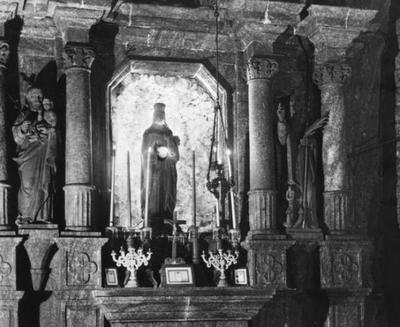 Wykonana z soli kaplica św. Barbary wielickiej kopalni.